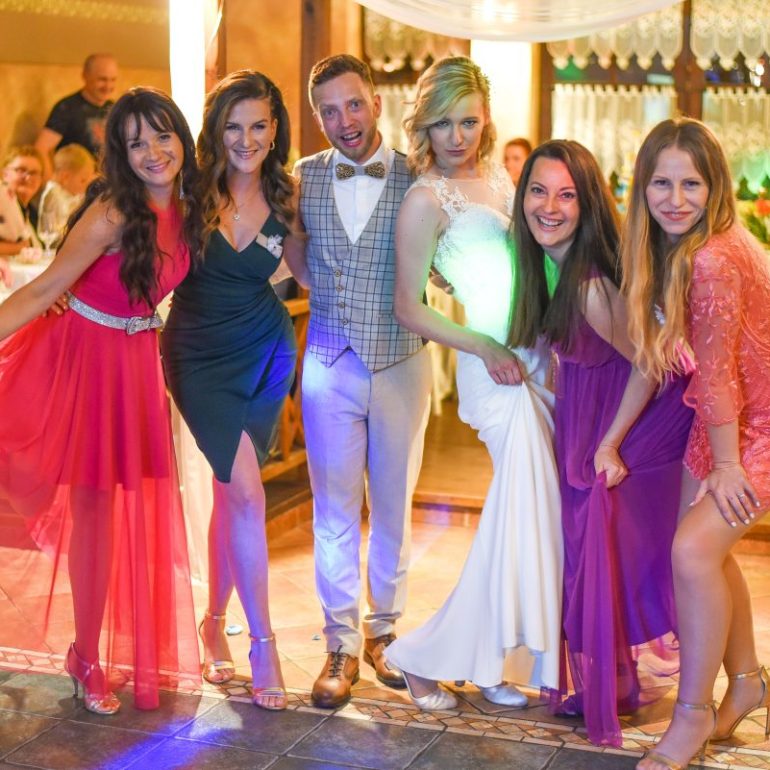 Poročna fotografija