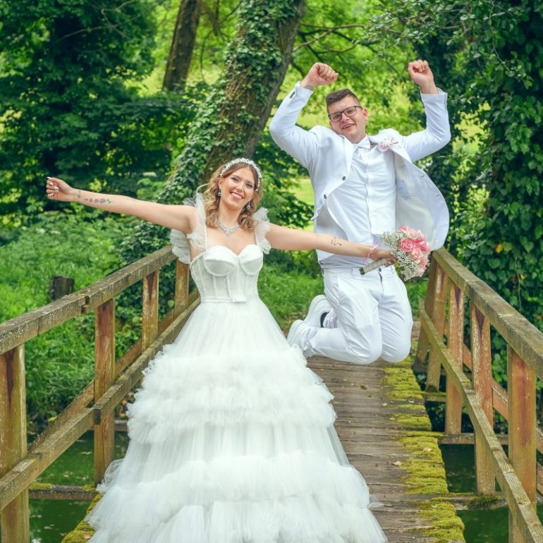 Poročna fotografija